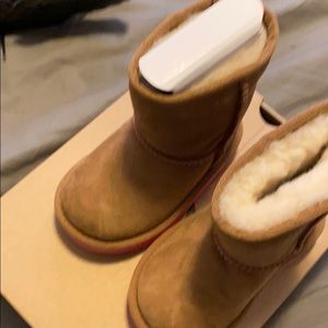 Tan uggs size 6 great condition
